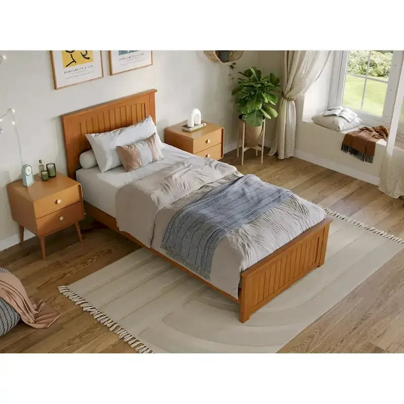 Lit plateforme bas avec pied de lit assorti
